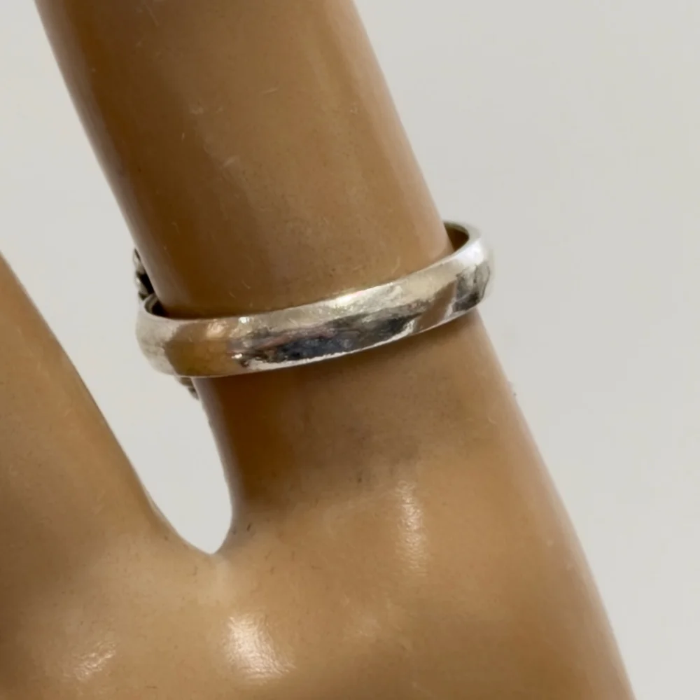 Hand crafteLight Green Chalcedony Silver Plated Ring Stamped‎ 925 Size 6.25 New - Picture 3 of 8
